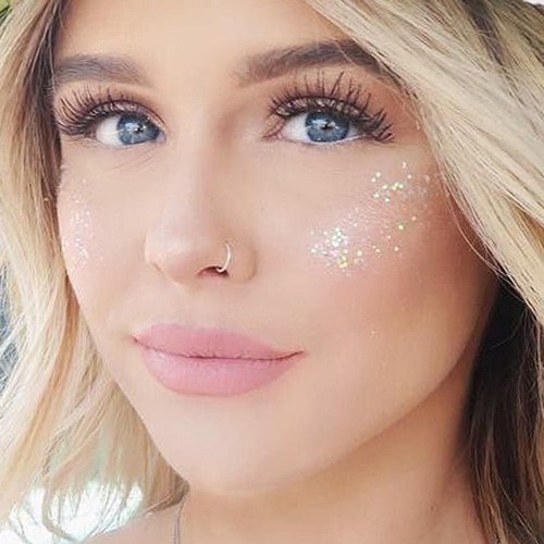 Acacia Brinley Clark