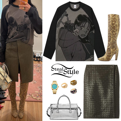 Graphic Raglan Longsleeve and Intrecciato Leather Skirt