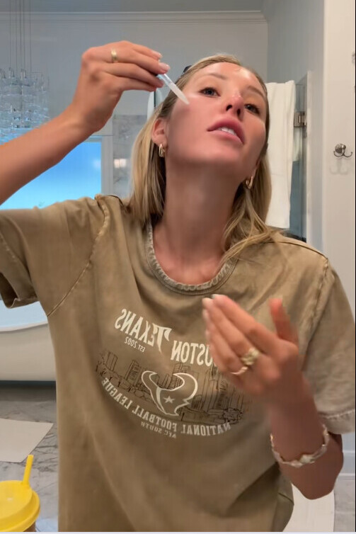 Houston Texans Graphic Tee and Alhambra Bracelet