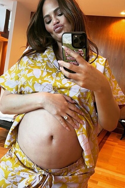 Chrissy Teigen Instagram October 4, 2022