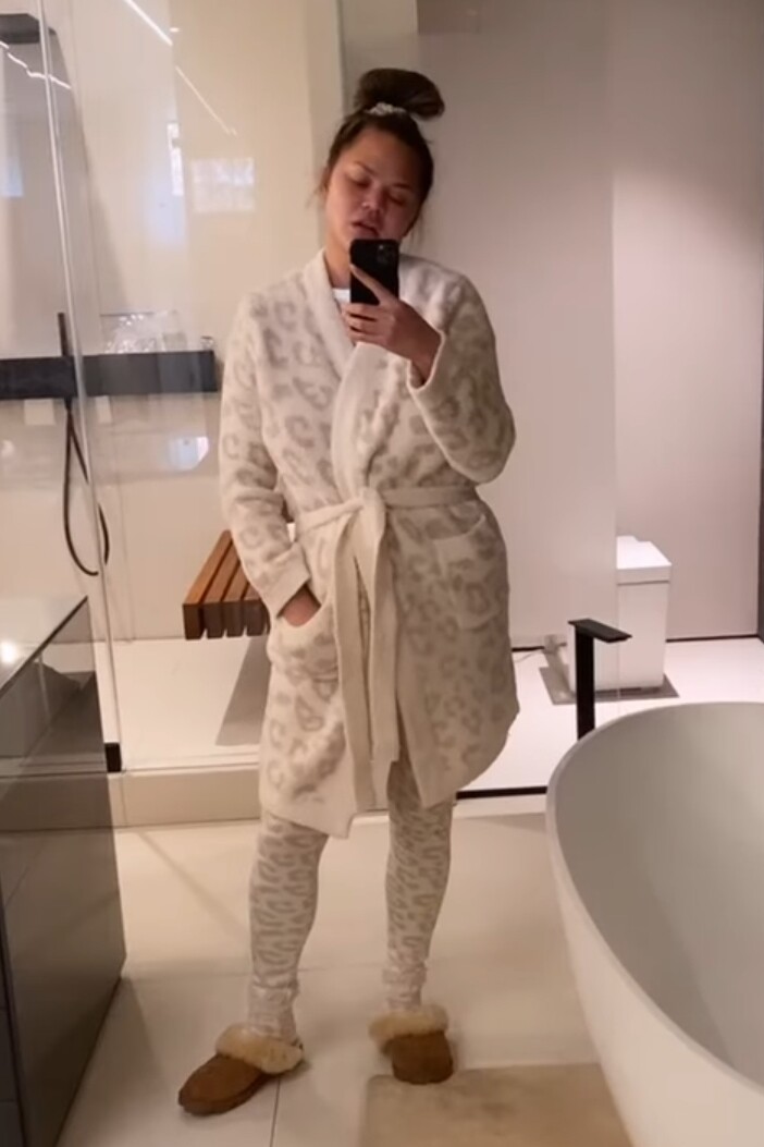 Chrissy Teigen Instagram Story November 21, 2020