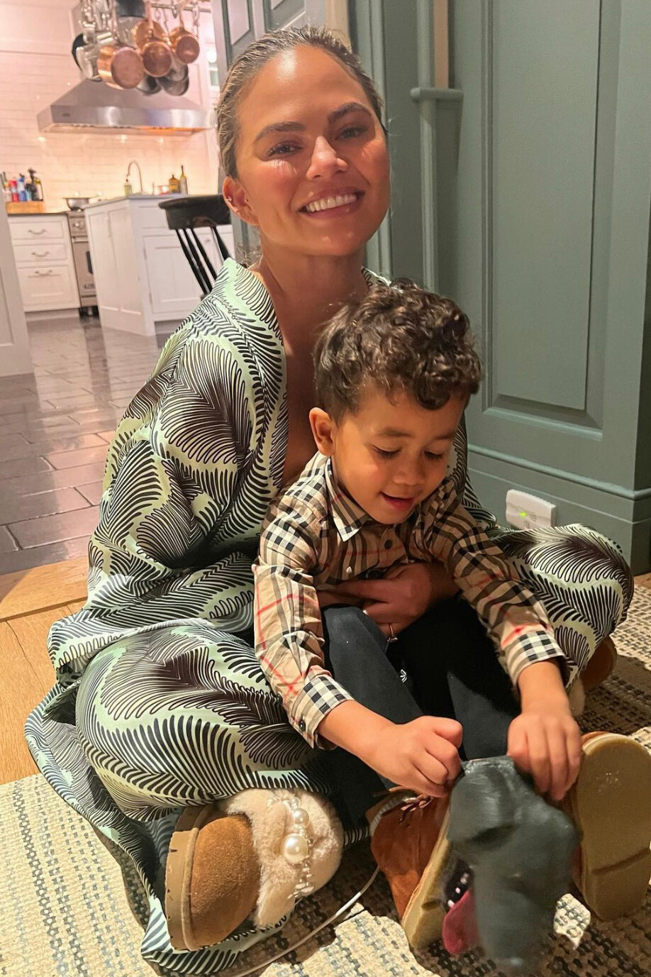 Chrissy Teigen Thanksgiving November 25, 2021