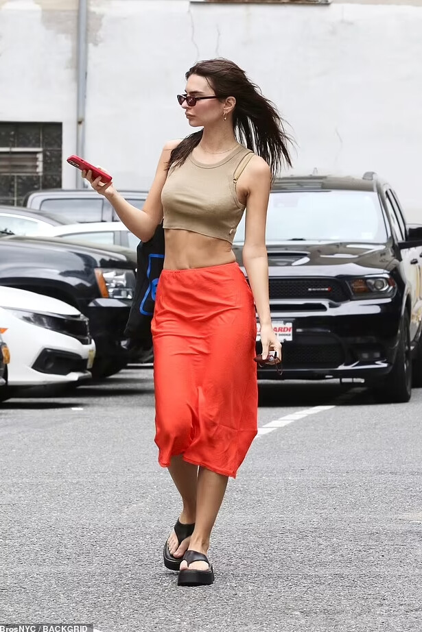 Emily Ratajkowski New York City May 16, 2022