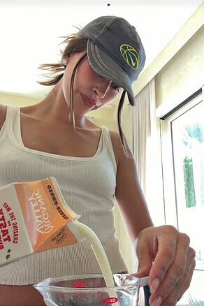 Vintage Nike Cap and Ribbed Tank Top