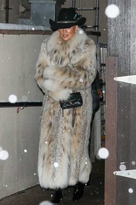 Jennifer Lopez Aspen December 27, 2024