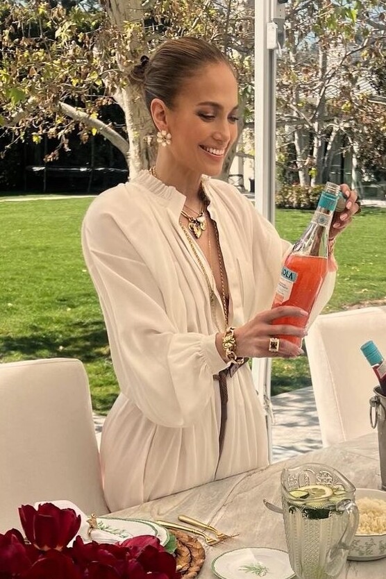 Jennifer Lopez Delola Instagram April 10, 2023