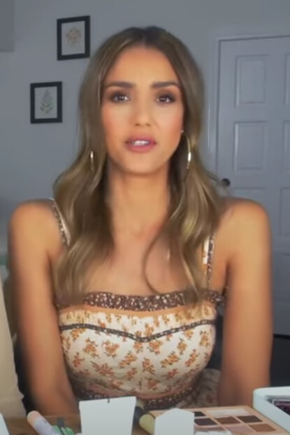 Jessica Alba Fall Glam with My Mom Jessica Alba Youtube October 25, 2020