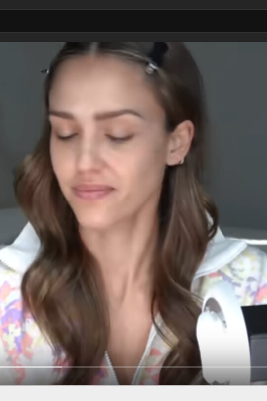Jessica Alba My First Asmr Beauty Tutorial Jessica Alba Youtube April 16, 2020