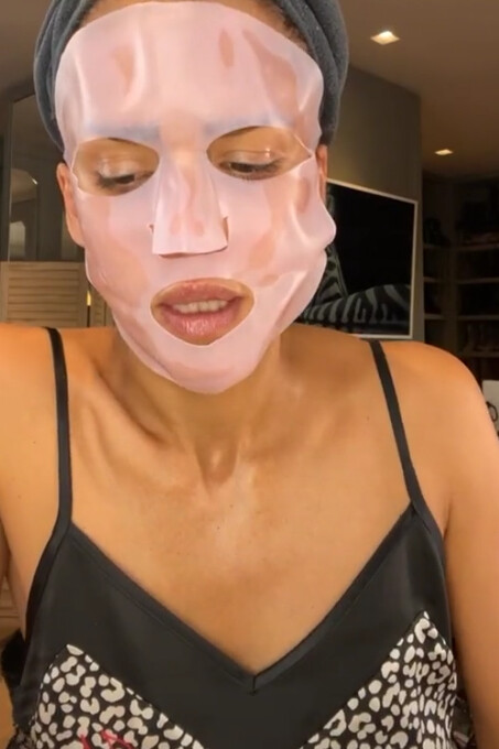 Jessica Alba Tiktok December 31, 2021