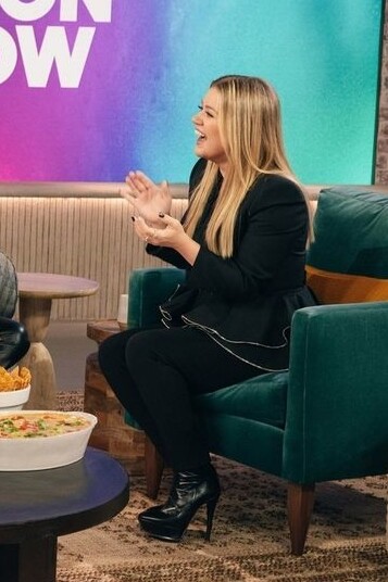 Kelly Clarkson The Kelly Clarkson Show 5.01 October 16, 2023