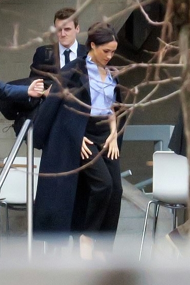 Meghan Markle London National Theatre January 8, 2020