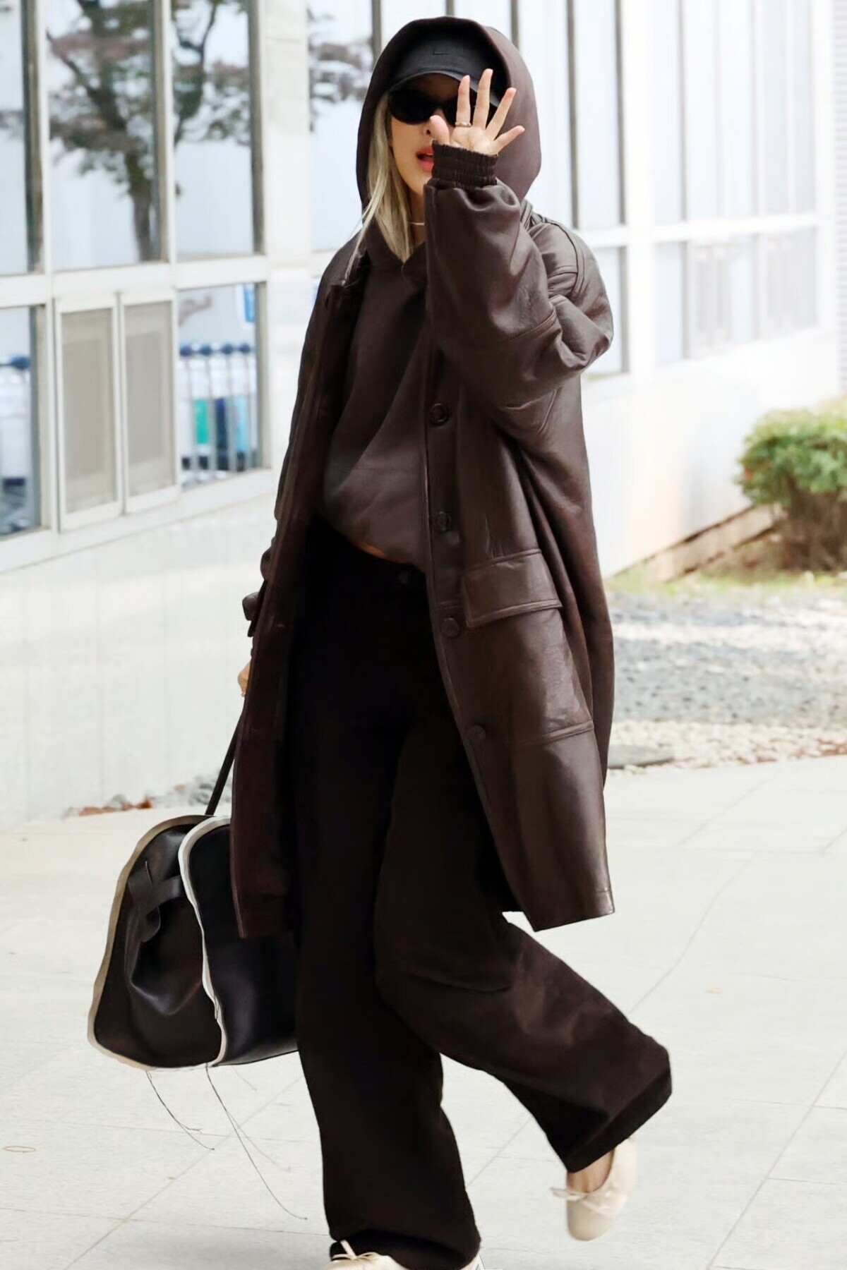 Rose Seoul Gimpo Airport October 31, 2025