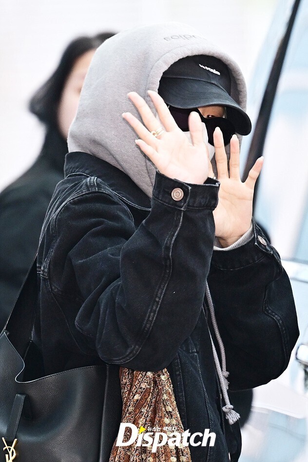 Rose Gimpo Airport December 1, 2025