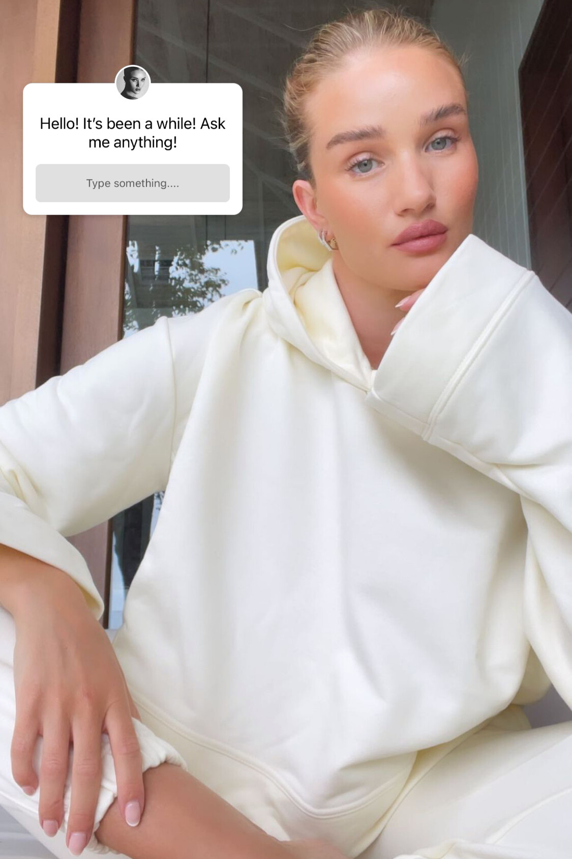 Rosie Huntington-Whiteley Instagram Stories April 11, 2021