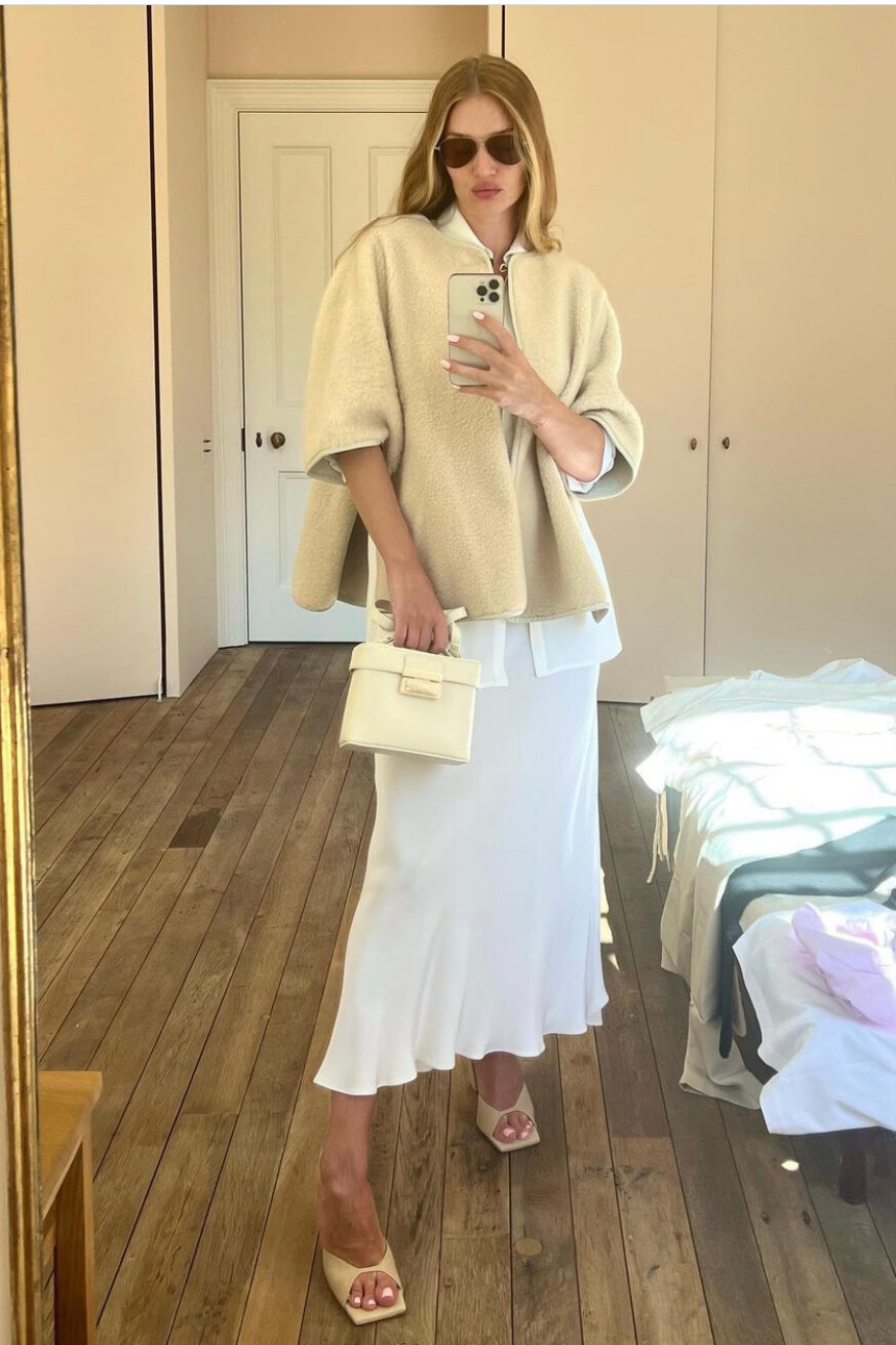 Rosie Huntington-Whiteley Selfie Series June 29, 2022