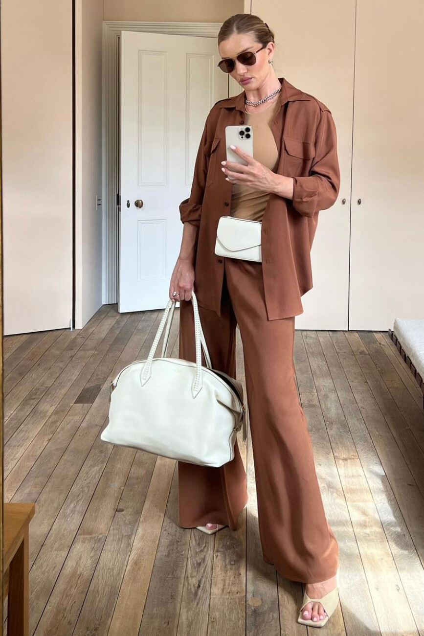 Rosie Huntington-Whiteley Selfies Series June 29, 2022