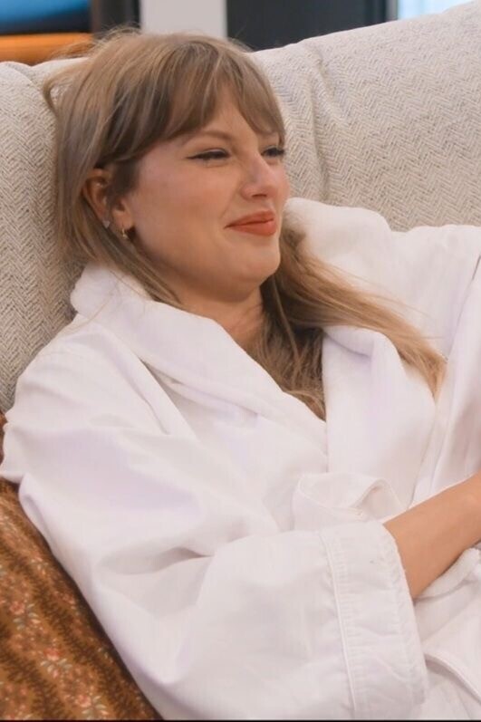 Taylor Swift the Eras Tour: the End of an Era 1.04 Thank You for the Lovely Bouquet December 18, 2025