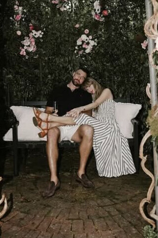 Taylor Swift Engagement Announcement Instagram August 26, 2025