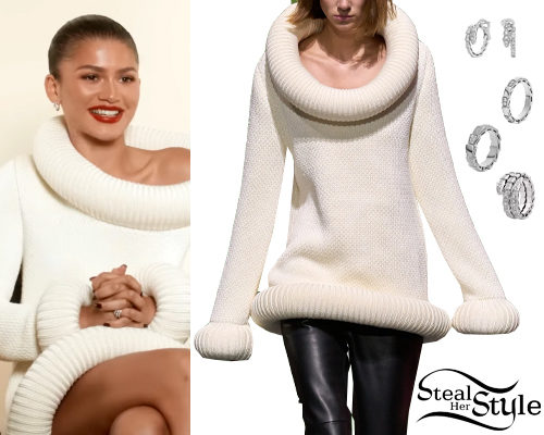 Knit Dress and Jewerly